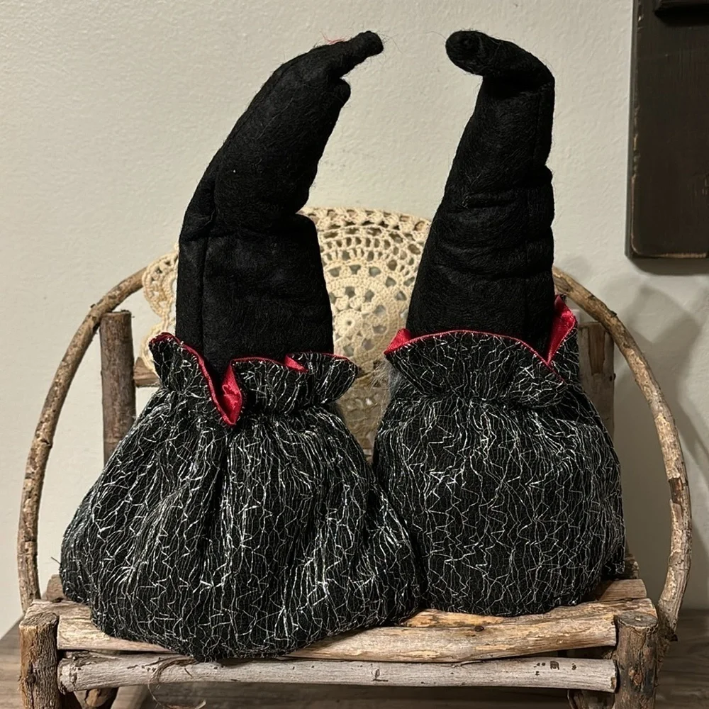 NWOT TWO PLUSH HALLOWEEN VAMPIRE WITCH GNOMES WITH CAPES
